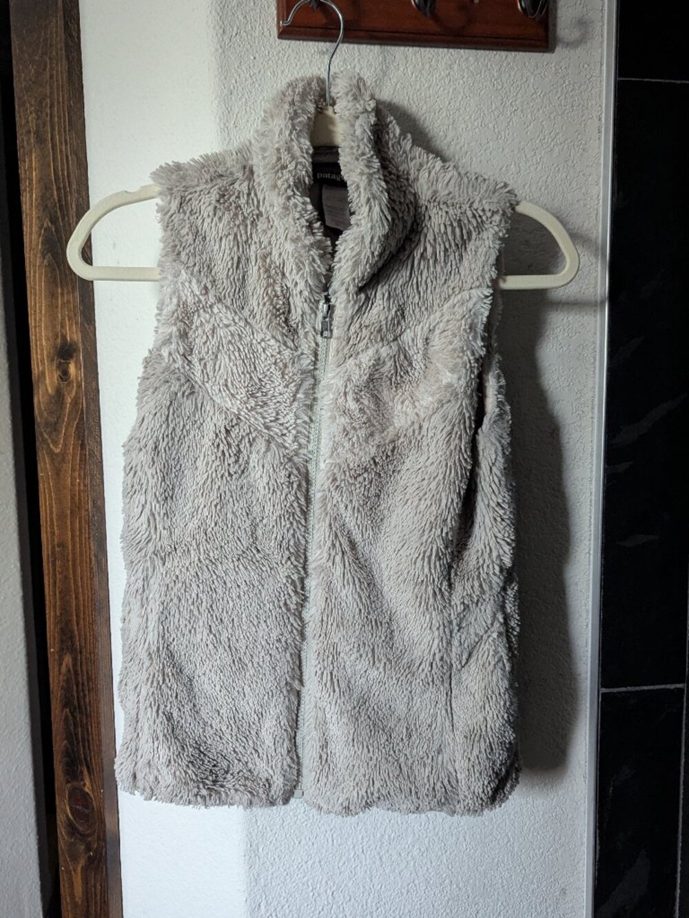 Patagonia Grey And White Full Zip Chevron Vest XS